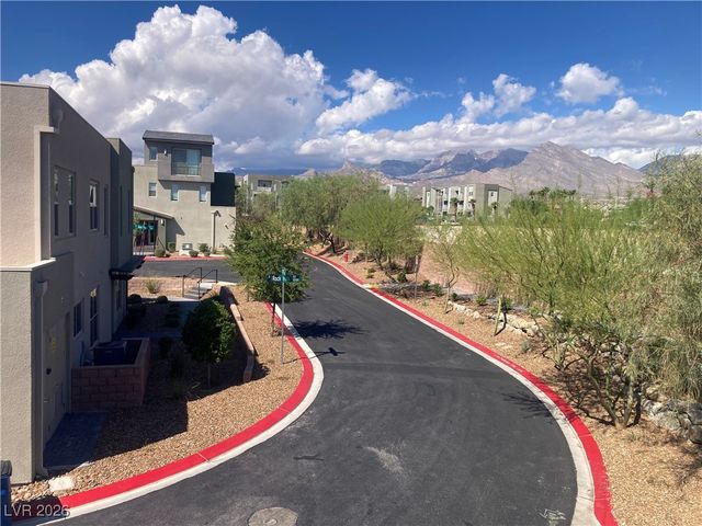 1247 Rock Hills Street 101, Las Vegas, NV 89135