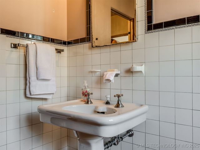 2400 Terrace Drive, Bartlesville, OK 74006