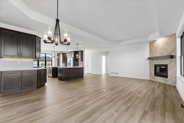 W251N2371 Valleyview CIRCLE, Pewaukee, WI 53072