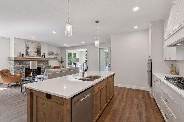 2935 Thompson Drive, River Falls, WI 54022