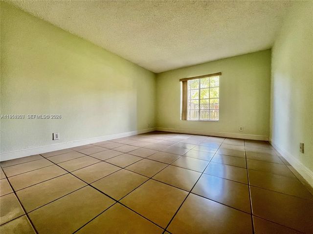 5201 Geneva Way 109, Doral, FL 33166