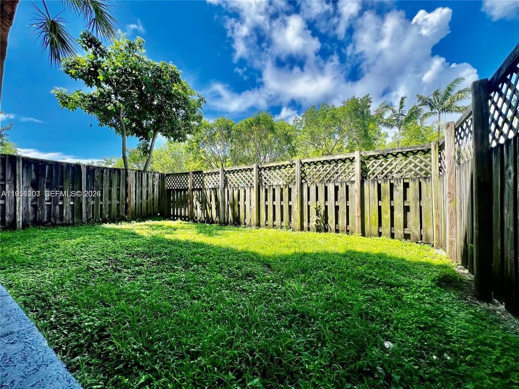 5201 Geneva Way 109, Doral, FL 33166