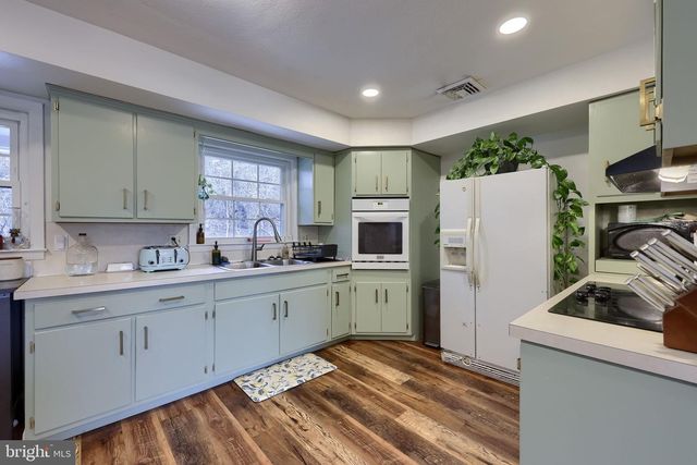 532 POINTVIEW AVE, Ephrata, PA 17522