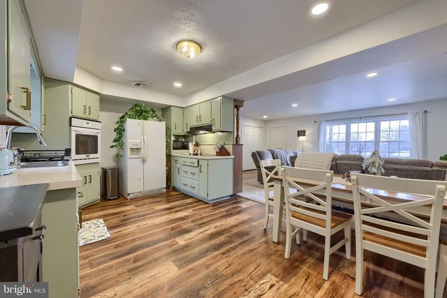 532 POINTVIEW AVE, Ephrata, PA 17522