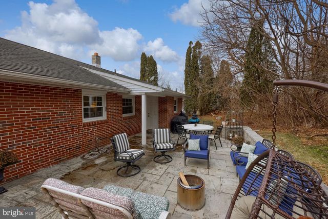 532 POINTVIEW AVE, Ephrata, PA 17522