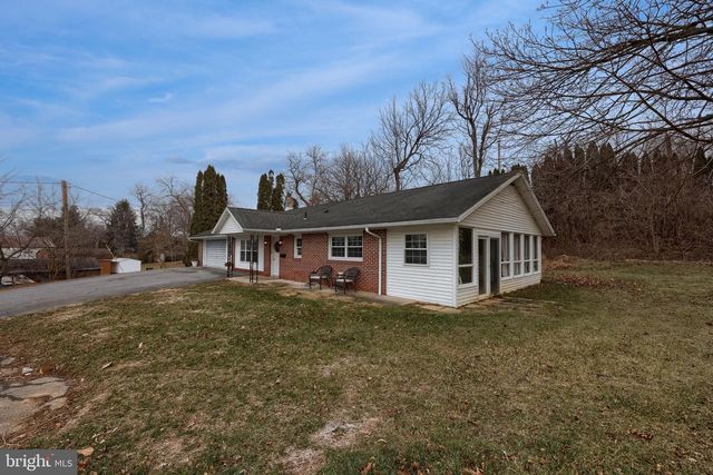 532 POINTVIEW AVE, Ephrata, PA 17522