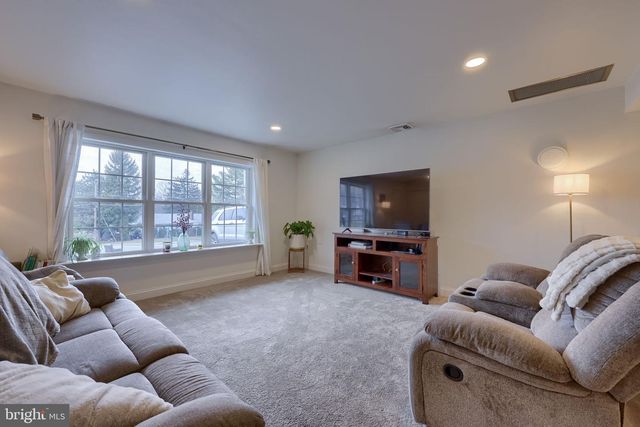 532 POINTVIEW AVE, Ephrata, PA 17522