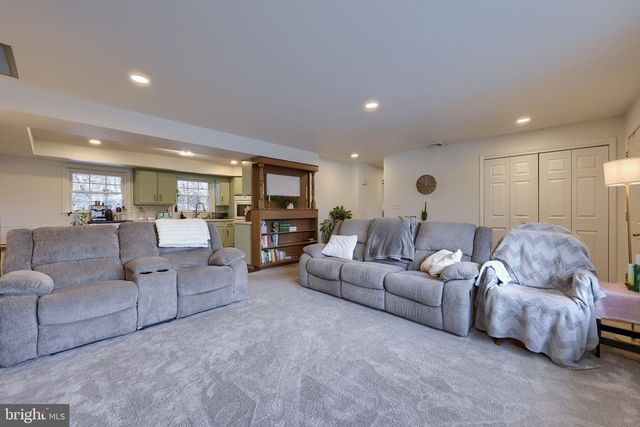 532 POINTVIEW AVE, Ephrata, PA 17522