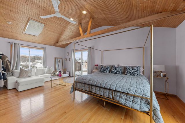 5910 W Roscoe Street 1, Chicago, IL 60634