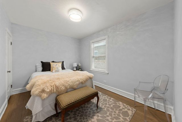 5910 W Roscoe Street 1, Chicago, IL 60634