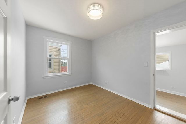 5910 W Roscoe Street 1, Chicago, IL 60634