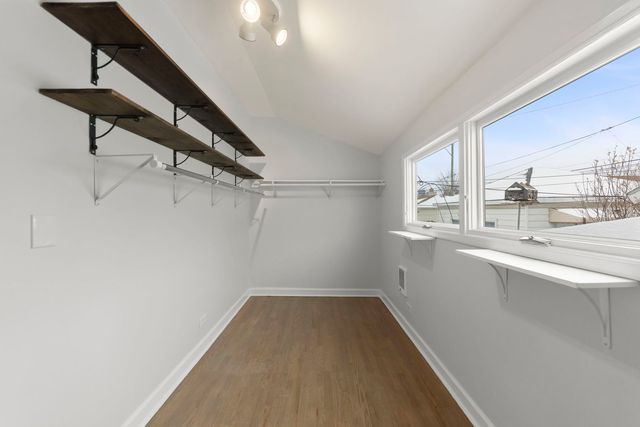 5910 W Roscoe Street 1, Chicago, IL 60634