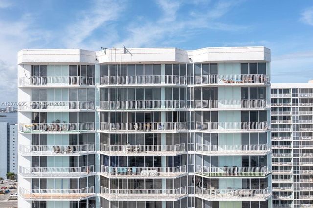 7601 E Treasure Drive PH206, North Bay Village, FL 33141