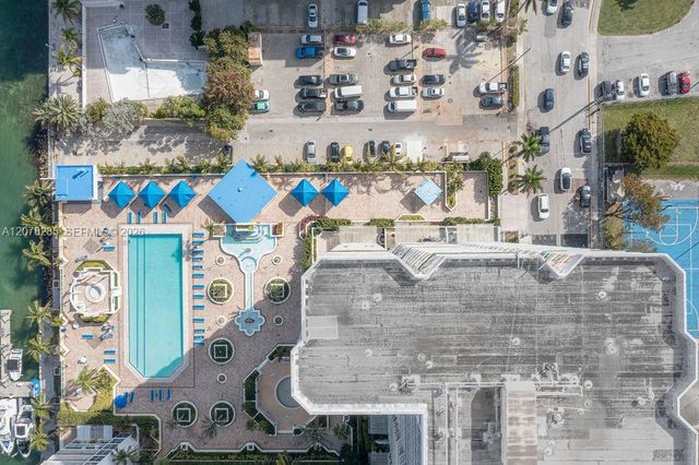 7601 E Treasure Drive PH206, North Bay Village, FL 33141