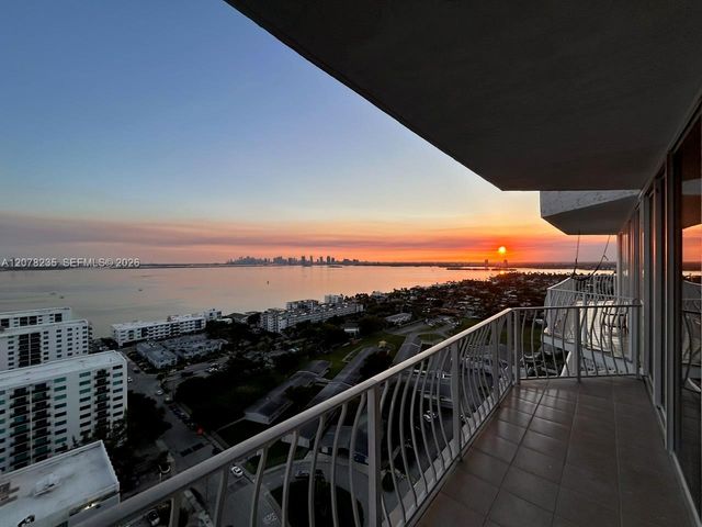 7601 E Treasure Drive PH206, North Bay Village, FL 33141
