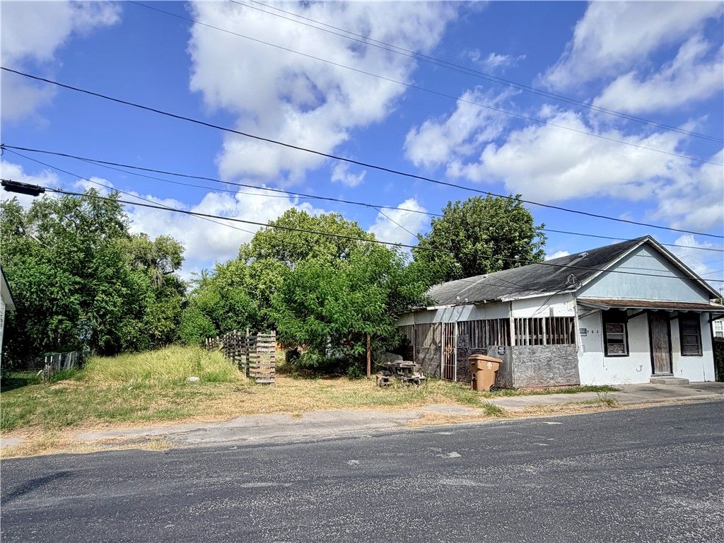 703-707 Francesca St, Corpus Christi, TX 78405 — photo 2