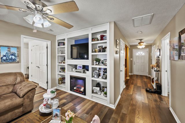 478 Larue Road, Paris, KY 40361