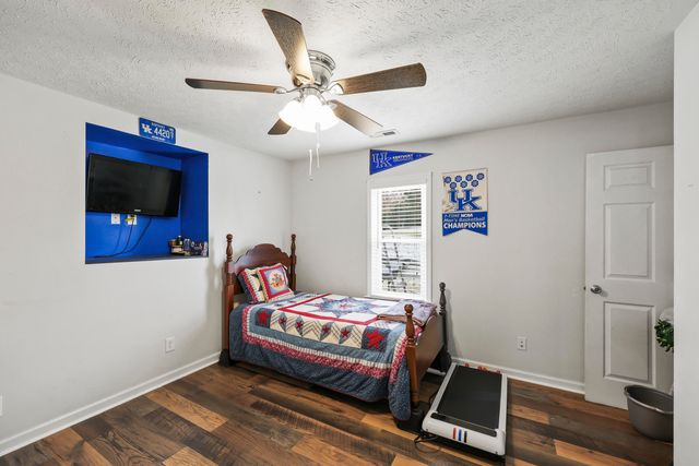 478 Larue Road, Paris, KY 40361