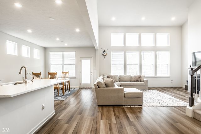5378 Rose Drive, Zionsville, IN 46077