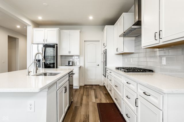 5378 Rose Drive, Zionsville, IN 46077