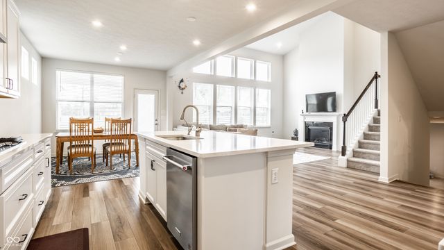 5378 Rose Drive, Zionsville, IN 46077
