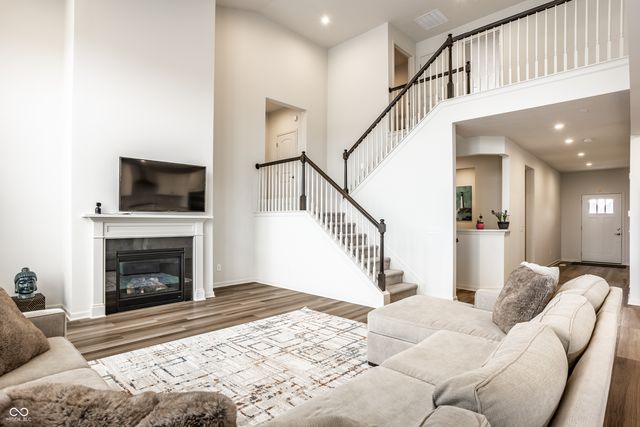 5378 Rose Drive, Zionsville, IN 46077