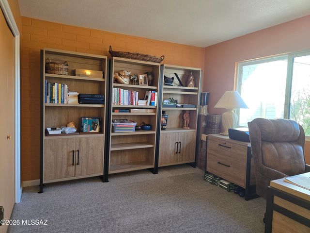 80 W Calle Del Chancero, Green Valley, AZ 85614