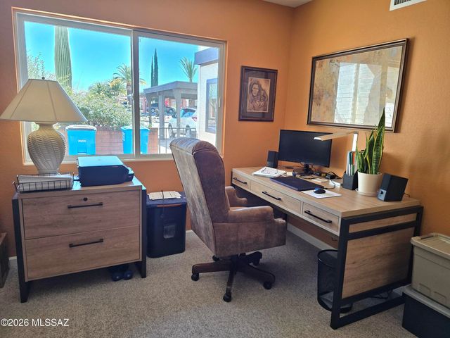 80 W Calle Del Chancero, Green Valley, AZ 85614