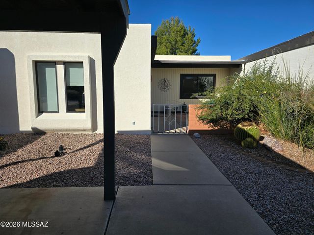 80 W Calle Del Chancero, Green Valley, AZ 85614