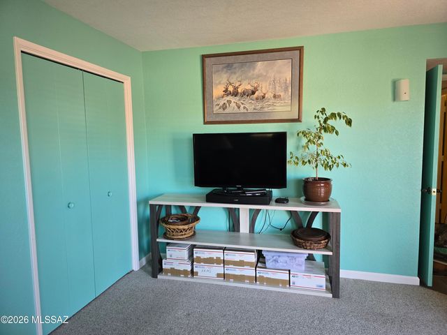 80 W Calle Del Chancero, Green Valley, AZ 85614