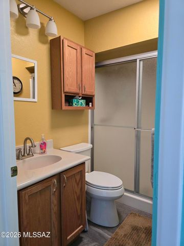 80 W Calle Del Chancero, Green Valley, AZ 85614