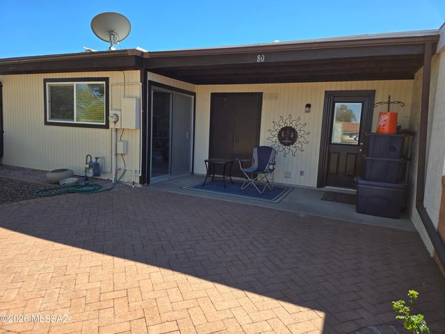 80 W Calle Del Chancero, Green Valley, AZ 85614