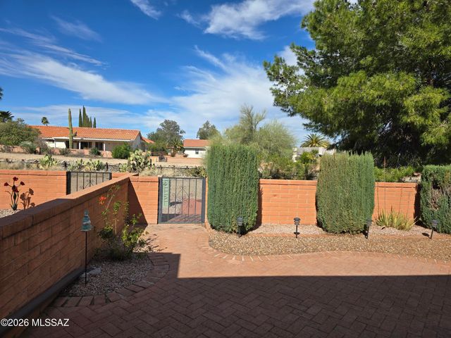 80 W Calle Del Chancero, Green Valley, AZ 85614