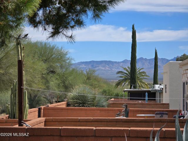 80 W Calle Del Chancero, Green Valley, AZ 85614