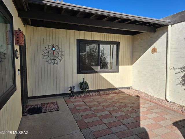 80 W Calle Del Chancero, Green Valley, AZ 85614
