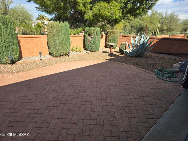 80 W Calle Del Chancero, Green Valley, AZ 85614