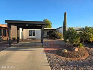 80 W Calle Del Chancero, Green Valley, AZ 85614