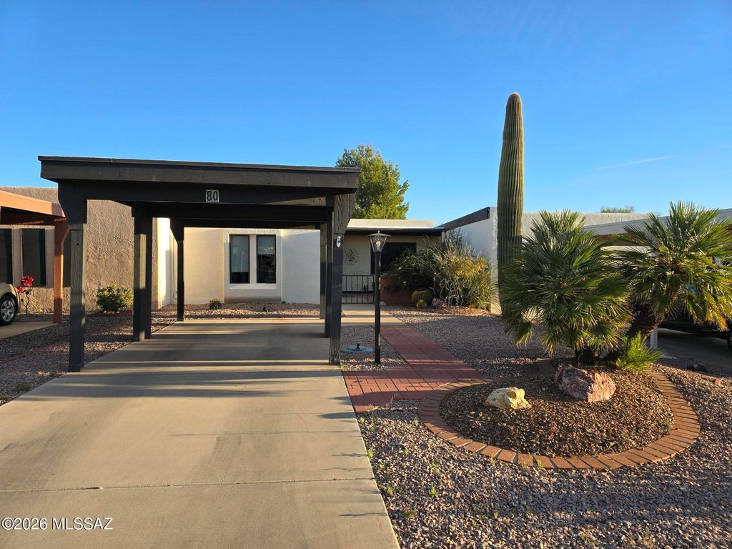 80 W Calle Del Chancero, Green Valley, AZ 85614