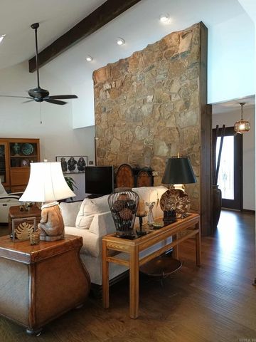 4 JULLIAN Circle, Dumas, AR 71639