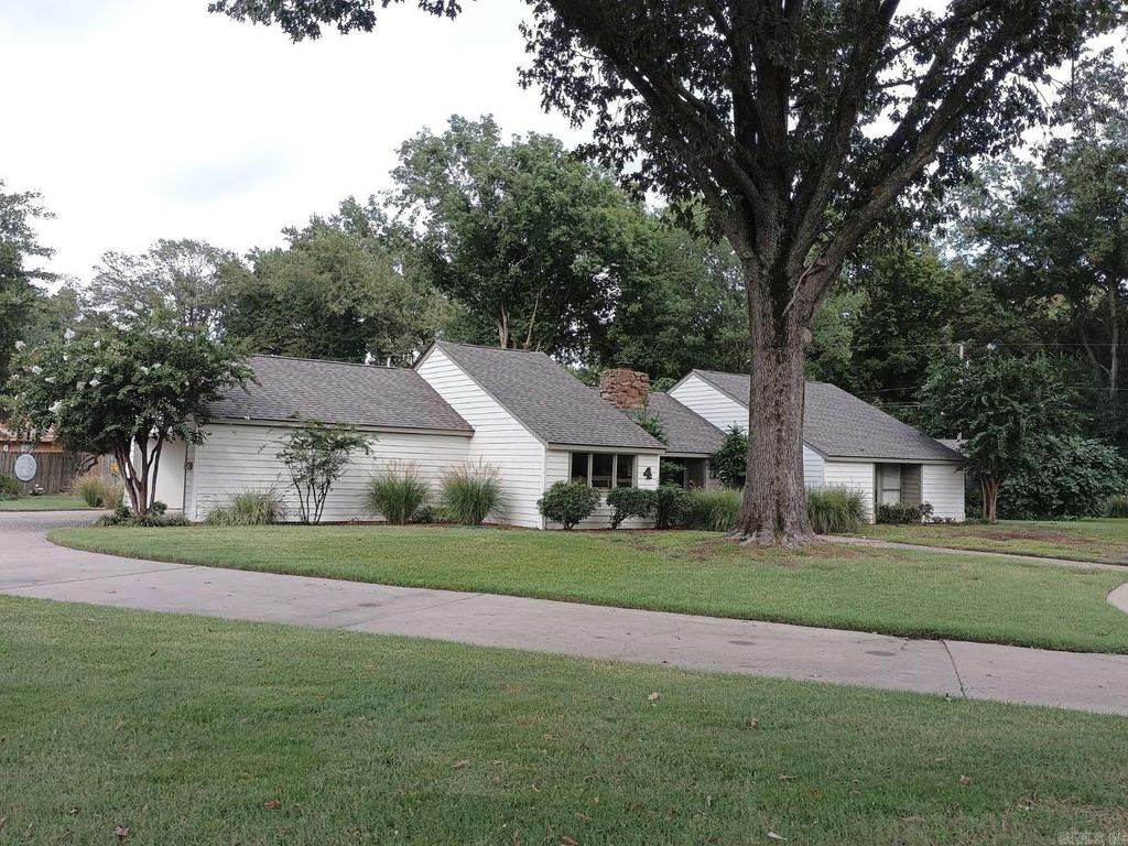 4 JULLIAN Circle, Dumas, AR 71639