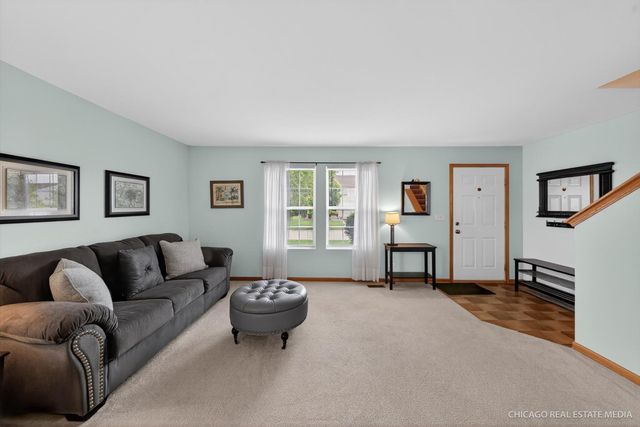 1196 Port Royal Road, Pingree Grove, IL 60140