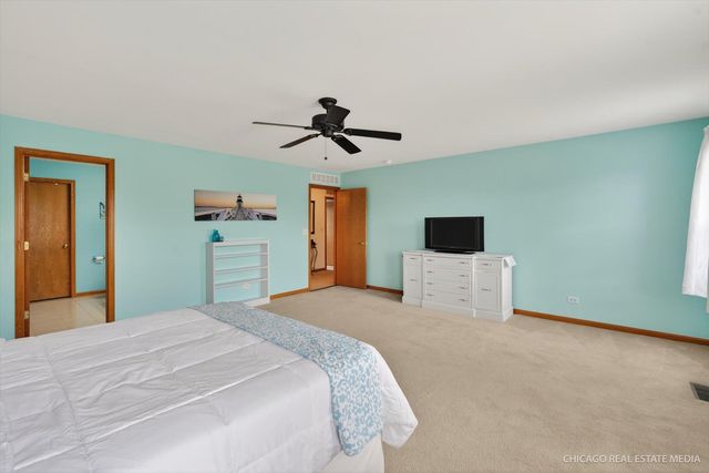 1196 Port Royal Road, Pingree Grove, IL 60140