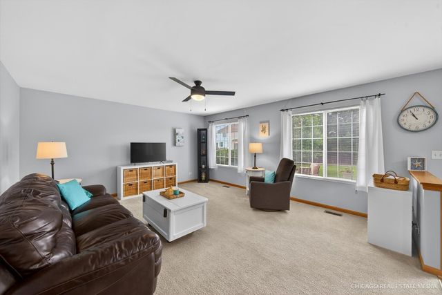 1196 Port Royal Road, Pingree Grove, IL 60140