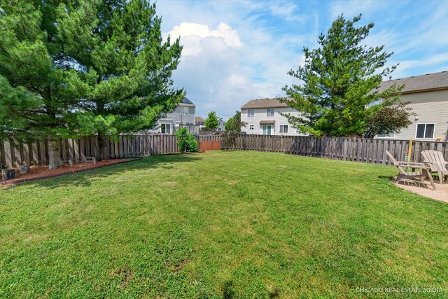 1196 Port Royal Road, Pingree Grove, IL 60140