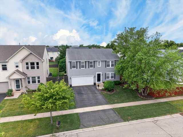 1196 Port Royal Road, Pingree Grove, IL 60140