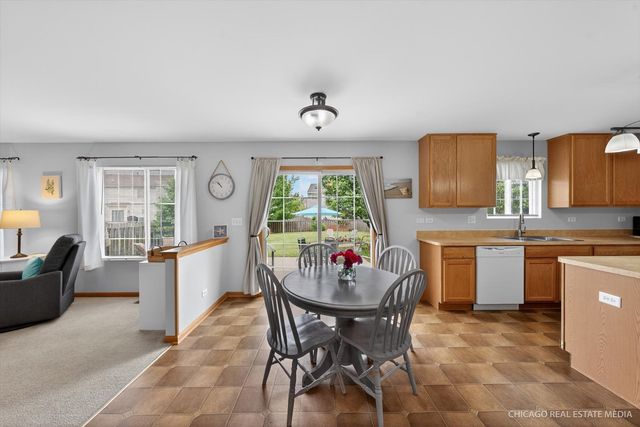 1196 Port Royal Road, Pingree Grove, IL 60140