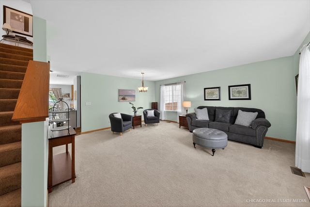 1196 Port Royal Road, Pingree Grove, IL 60140