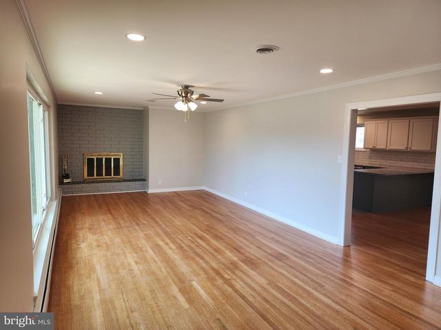 15 BRIGHTWOOD CIR, Hagerstown, MD 21740