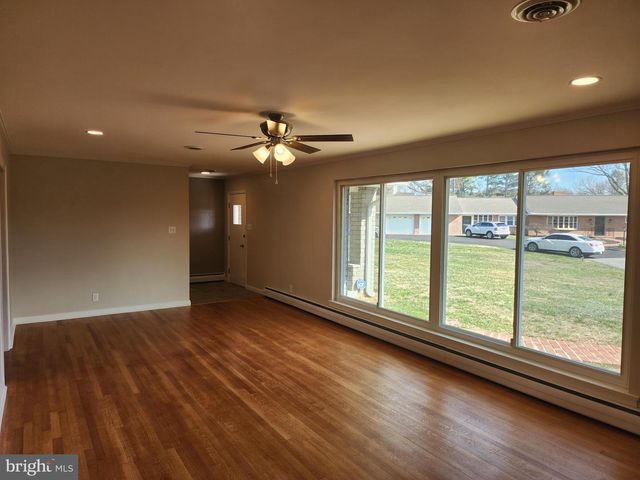 15 BRIGHTWOOD CIR, Hagerstown, MD 21740