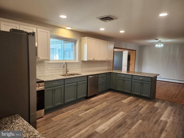 15 BRIGHTWOOD CIR, Hagerstown, MD 21740